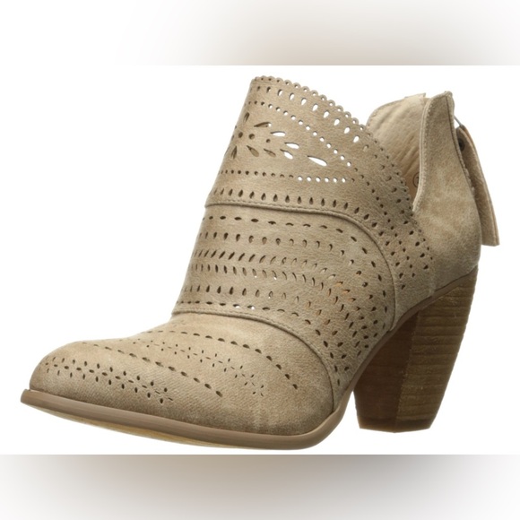 Not Rated Booties size 8  New  no box  never wore - Picture 6 of 14